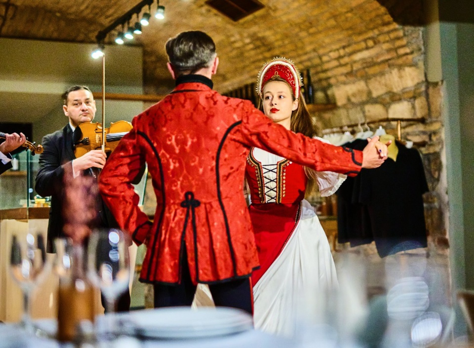 Espectáculo de Danza Folklórica Húngara y Concierto