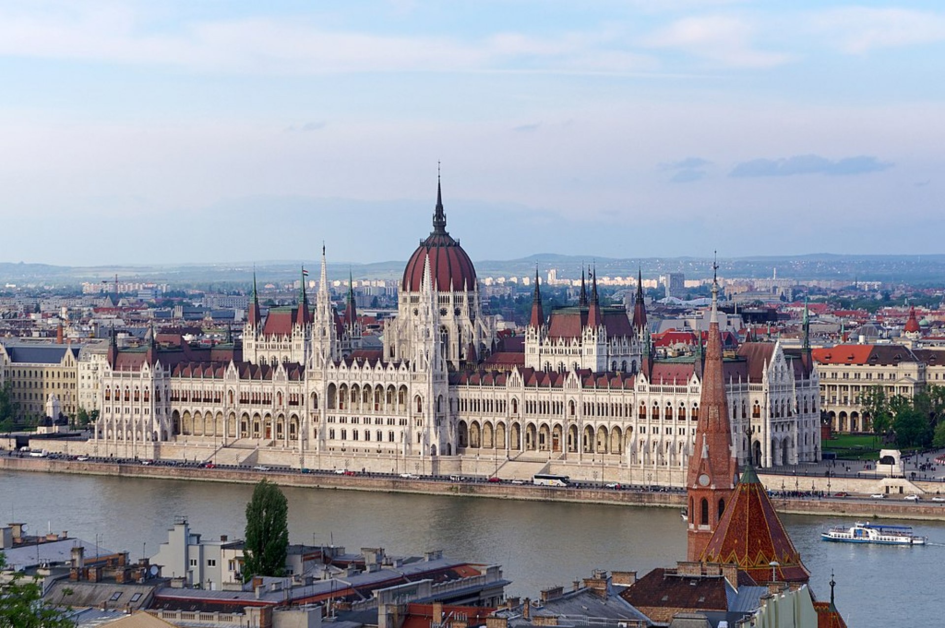 Grand City Tour with Hungarian Parliament Visit
